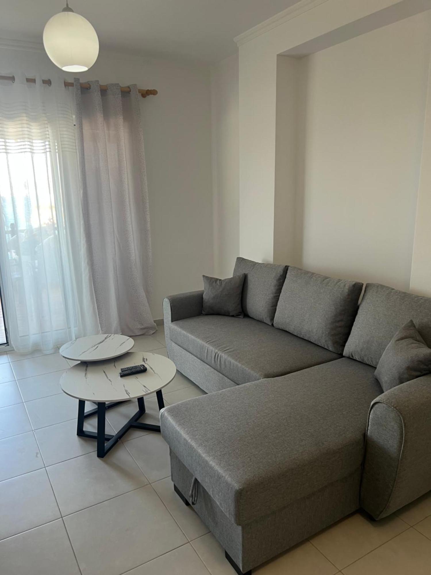 Sea View Apartment! Vlore Bagian luar foto